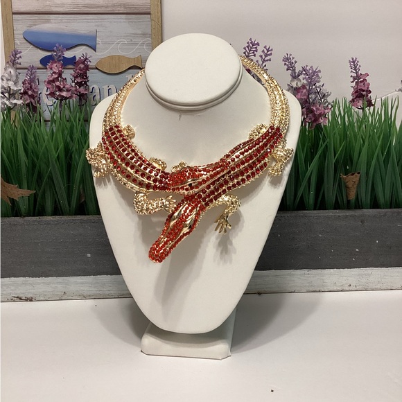 RED CROC NECKLACE - Picture 7 of 10